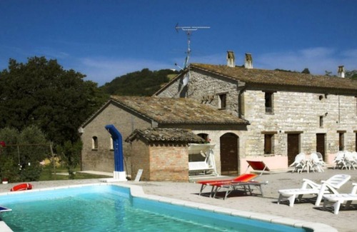 Fossombrone Villa | 400 m² Villa ∙ 5 bedrooms ∙ 16 guests