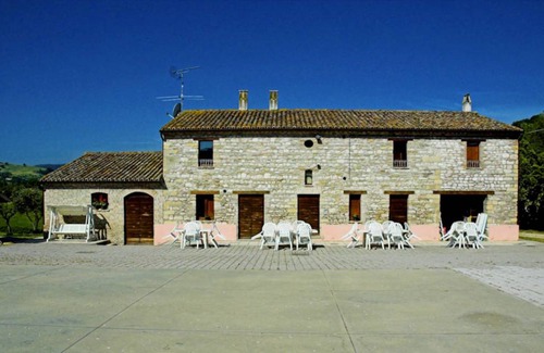 Fossombrone Villa | 400 m² Villa ∙ 5 bedrooms ∙ 16 guests