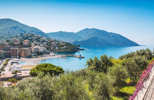 Recco Villa | 430 m² Villa ∙ 6 bedrooms ∙ 12 guests