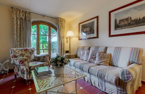 Gambassi Terme Villa | 435 m² Villa ∙ 8 bedrooms ∙ 16 guests
