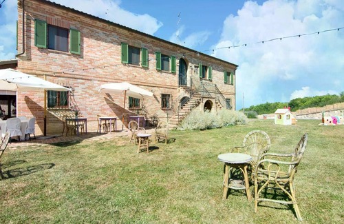 Fermo House | 450 m² House ∙ 4 bedrooms ∙ 14 guests