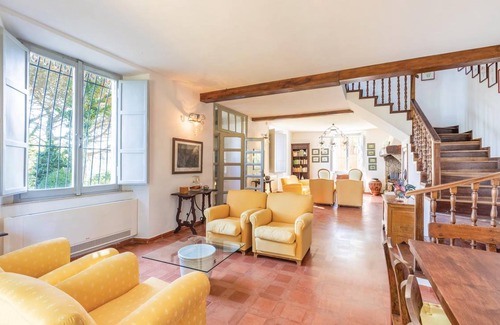 Fratta House | 450 m² House ∙ 5 bedrooms ∙ 10 guests