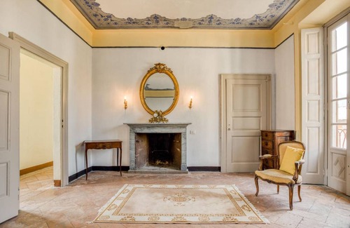 Cittiglio House | 450 m² House ∙ 8 bedrooms ∙ 15 guests