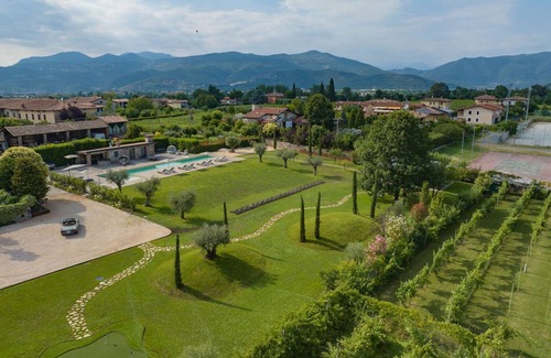 Calvagese della Riviera Villa | 450 m² Villa ∙ 3 bedrooms ∙ 10 guests