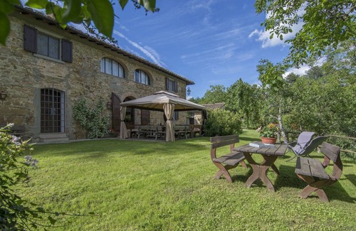 Borgo San Lorenzo Villa | 470 m² Villa ∙ 7 bedrooms ∙ 14 guests