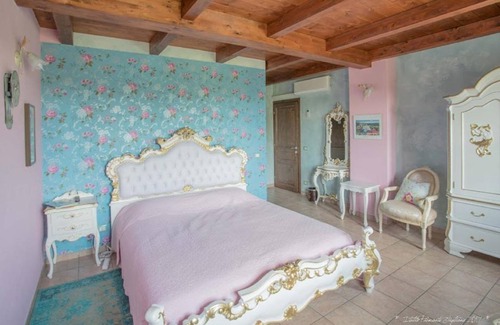 Tigliole House | 480 m² House ∙ 8 bedrooms ∙ 18 guests