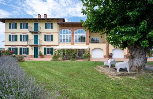 Frinco House | 500 m² House ∙ 1 bedroom ∙ 9 guests