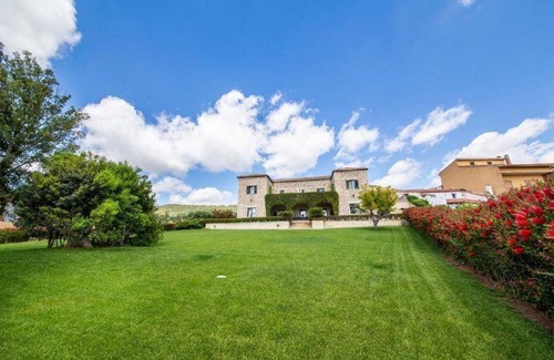 Gesturi House | 500 m² House ∙ 5 bedrooms ∙ 10 guests