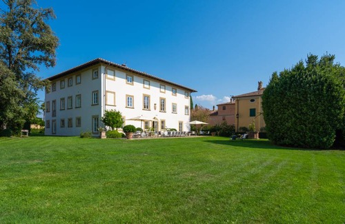 Peccioli Villa | 500 m² Villa ∙ 12 bedrooms ∙ 24 guests