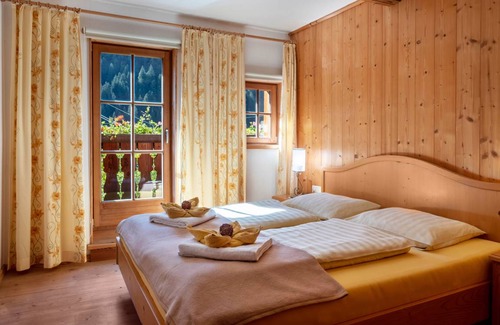Sarntal Apartment | 52 m² Apartment ∙ 2 bedrooms ∙ 5 guests