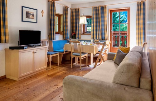 Sarntal Apartment | 52 m² Apartment ∙ 2 bedrooms ∙ 5 guests