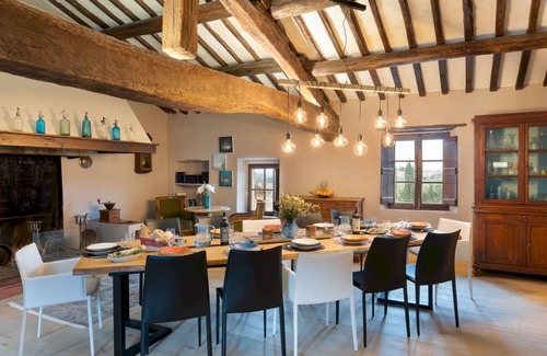 San Giovanni A Cerreto Villa | 540 m² Villa ∙ 6 bedrooms ∙ 12 guests