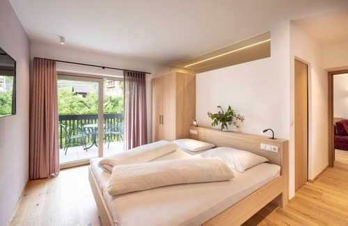 Barbiano Apartment | 56 m² Apartment ∙ 2 bedrooms ∙ 4 guests