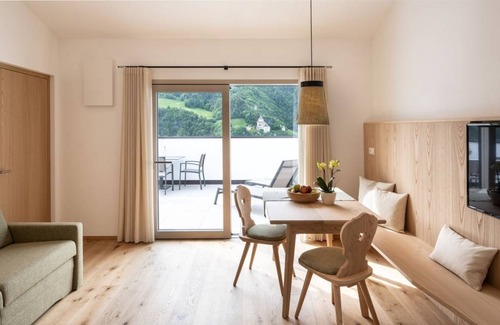 Barbiano Apartment | 58 m² Apartment ∙ 2 bedrooms ∙ 4 guests