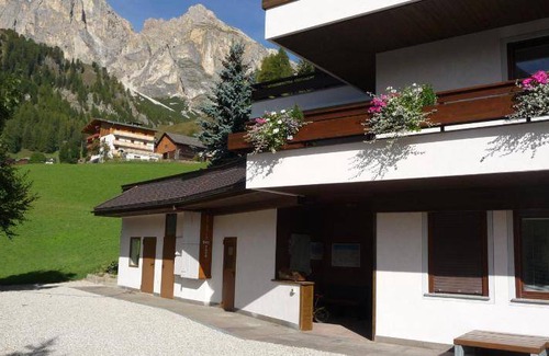Colfosco Apartment | 60 m² Serviced apartment ∙ 2 bedrooms ∙ 6 guests