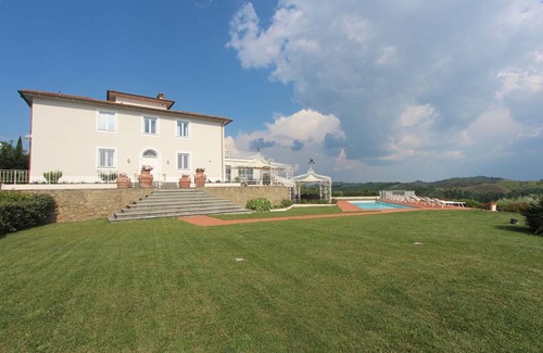 Certaldo Villa | 630 m² Villa ∙ 9 bedrooms ∙ 18 guests