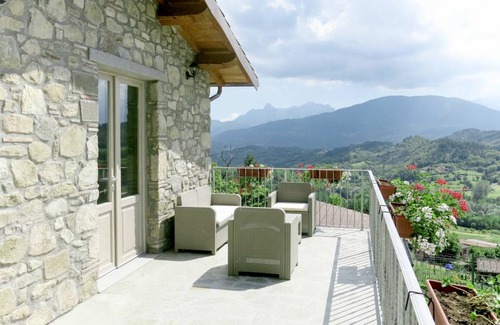 Villa Collemandina Villa | 64 m² Villa ∙ 2 bedrooms ∙ 5 guests