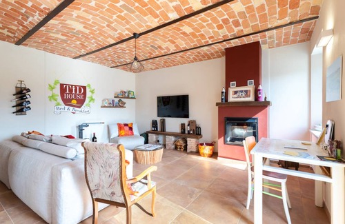 Costigliole d'Asti Bed & Breakfast | 65 m² Bed and breakfast ∙ 2 bedrooms ∙ 3 guests