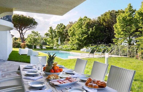 Riccione Villa | 650 m² Villa ∙ 5 bedrooms ∙ 12 guests