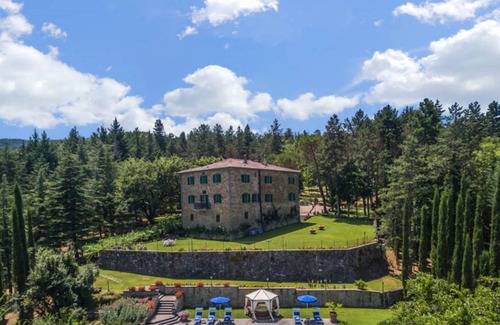 Ripoli Villa | 670 m² Villa ∙ 11 bedrooms ∙ 22 guests