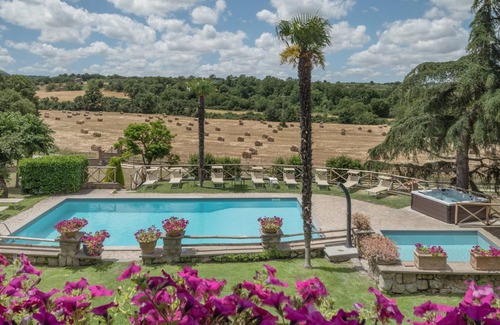 Vitorchiano House | 750 m² House ∙ 10 bedrooms ∙ 25 guests
