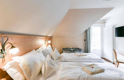 Selva di Val Gardena Apartment | 82 m² Serviced apartment ∙ 3 bedrooms ∙ 7 guests