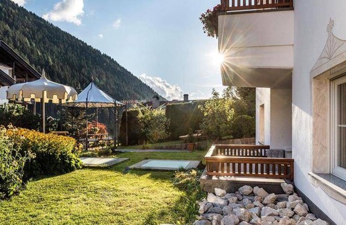 Selva di Val Gardena Apartment | 82 m² Serviced apartment ∙ 3 bedrooms ∙ 7 guests