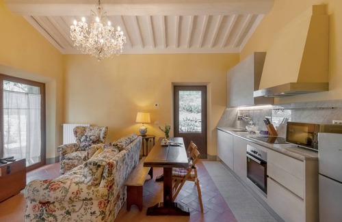 Radda in Chianti Cottage | 85 m² Cabin ∙ 3 bedrooms ∙ 5 guests