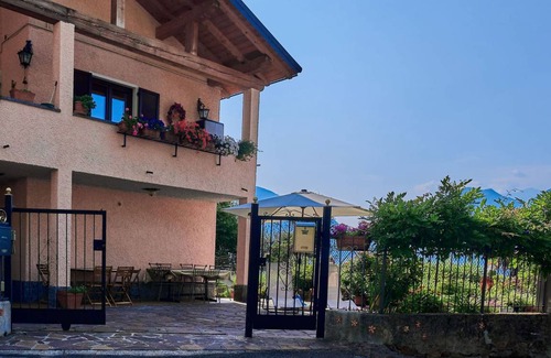 Santa Maria - Rezzonico Apartment | 85 m² Apartment ∙ 2 bedrooms ∙ 4 guests