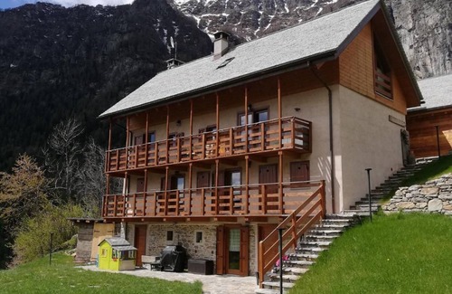 Varzo Apartment | 90 m² Apartment ∙ 3 bedrooms ∙ 8 guests