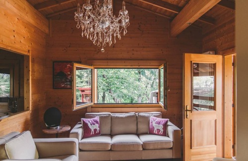 Chiavenna Rocchetta Ski Chalet | 90 m² Chalet ∙ 2 bedrooms ∙ 4 guests