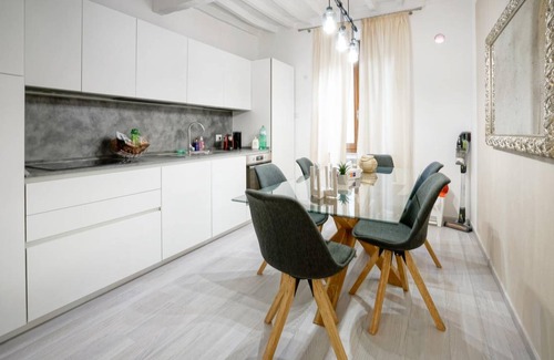 Bettolle Apartment | 93 m² Apartment ∙ 2 bedrooms ∙ 5 guests