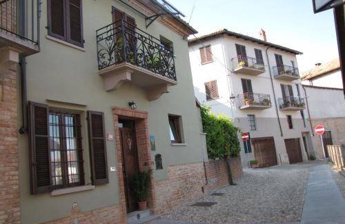 Castagnole delle Lanze House | 95 m² House ∙ 1 bedroom ∙ 4 guests