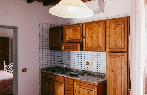 San Donato in Fronzano Apartment | Apartment '32 B Fattoria Degli Usignoli 5 Pax' with Shared Pool, Wi-Fi and Air Conditioning
