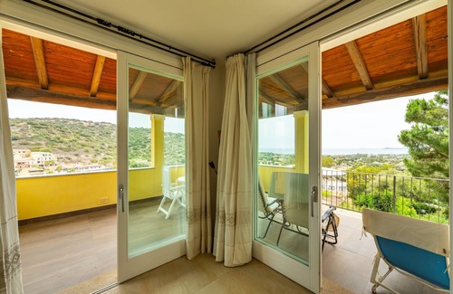 Villasimius Apartment | Apartment 'Attico Nicole' with Sea View, Private Pool and Air Conditioning
