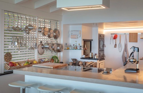 Lavagna Apartment | Apartment Casa Lorenzo with Sea View, Shared Garden, Air Conditioning and Wi-Fi