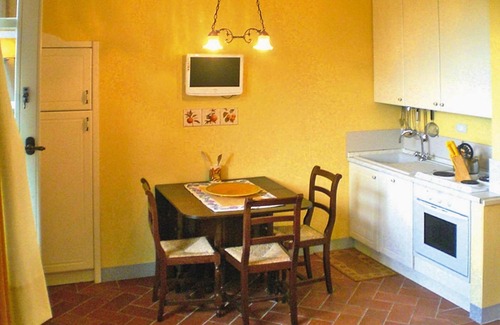 Gambassi Terme Apartment | Apartment in Tuscany with Pool & Golf