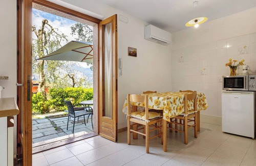 Assenza Apartment | Apartment 'Panorama' with Lake View, Wi-Fi and Air Conditioning