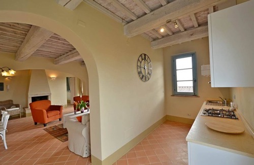 Trequanda House | Apartment Pino- Cignella Resort Accommodation in Tuscany