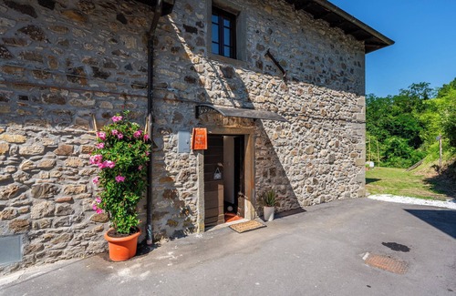 Casone Carpinelli Apartment | Apartment 'Suoni Della Natura' with Shared Garden and Wi-Fi