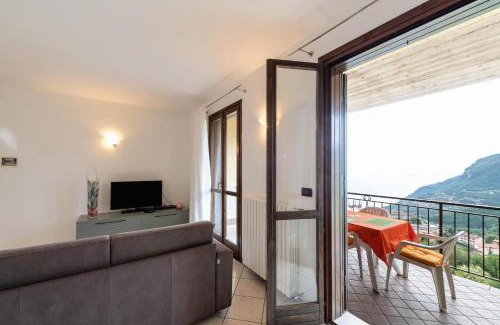 Gardola Apartment | Appartamento le Coste Lake View
