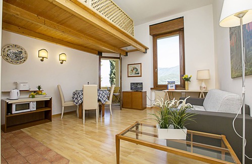Riva del Garda Apartment | Appartamento Villa Lina, Riva del Garda, Italy