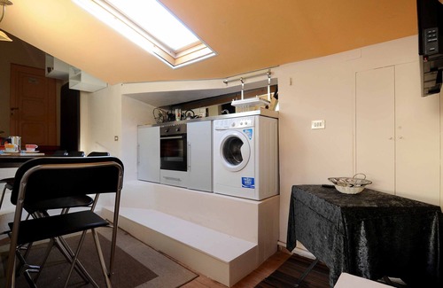Santa Maria Novella Apartment | Attic apartment along the Arno river