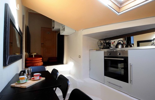 Santa Maria Novella Apartment | Attic apartment along the Arno river