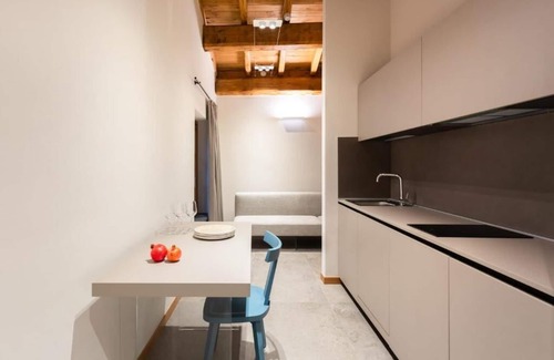 Latina Hostel | Balthazar Double Room with Spa Bath