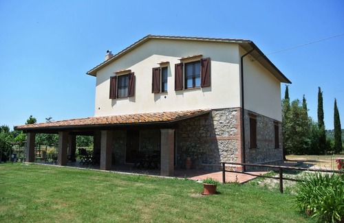 Magliano in Toscana Apartment | Beautiful apartment for 4 guests with TV and pets allowed