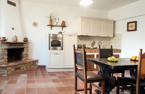 San Gimignano Apartment | Beautiful apartment for 4 people with pool, A/C, WIFI, pets allowed and panoramic view