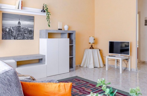 Loreto Apartment | Beautiful apartment for 5 guests with WIFI, TV, terrace and panoramic view, close to Porto Recan.