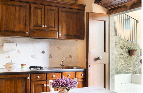 Terranuova Bracciolini Apartment | Beautiful apartment for 2 guests with A/C, WIFI, pool, TV, patio and panoramic view