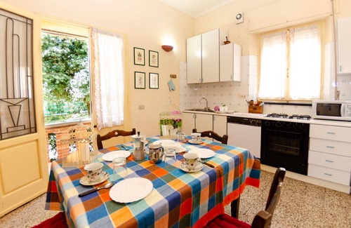 Cascine-La Croce Villa | Beautiful private villa with WIFI, private pool, TV, veranda and pets allowed, close to Lucca